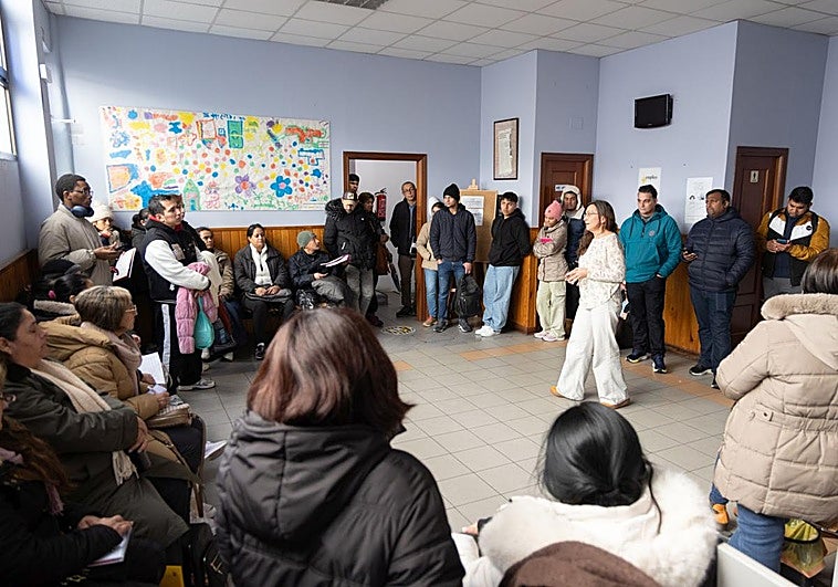 Decenas de personas recurren a las ONG con dudas sobre la regularización de extranjeros: «Falta mucho por saber»